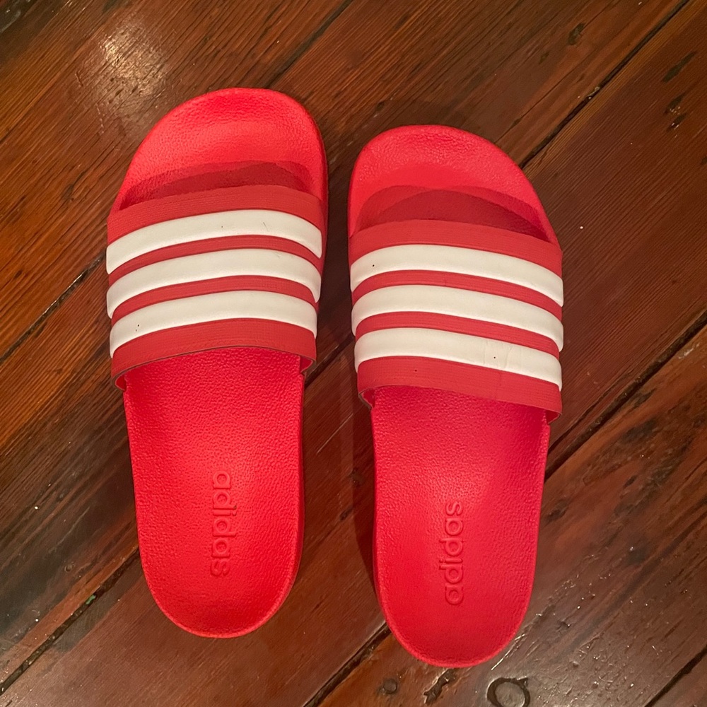 Men’s size 9 Adidas flops